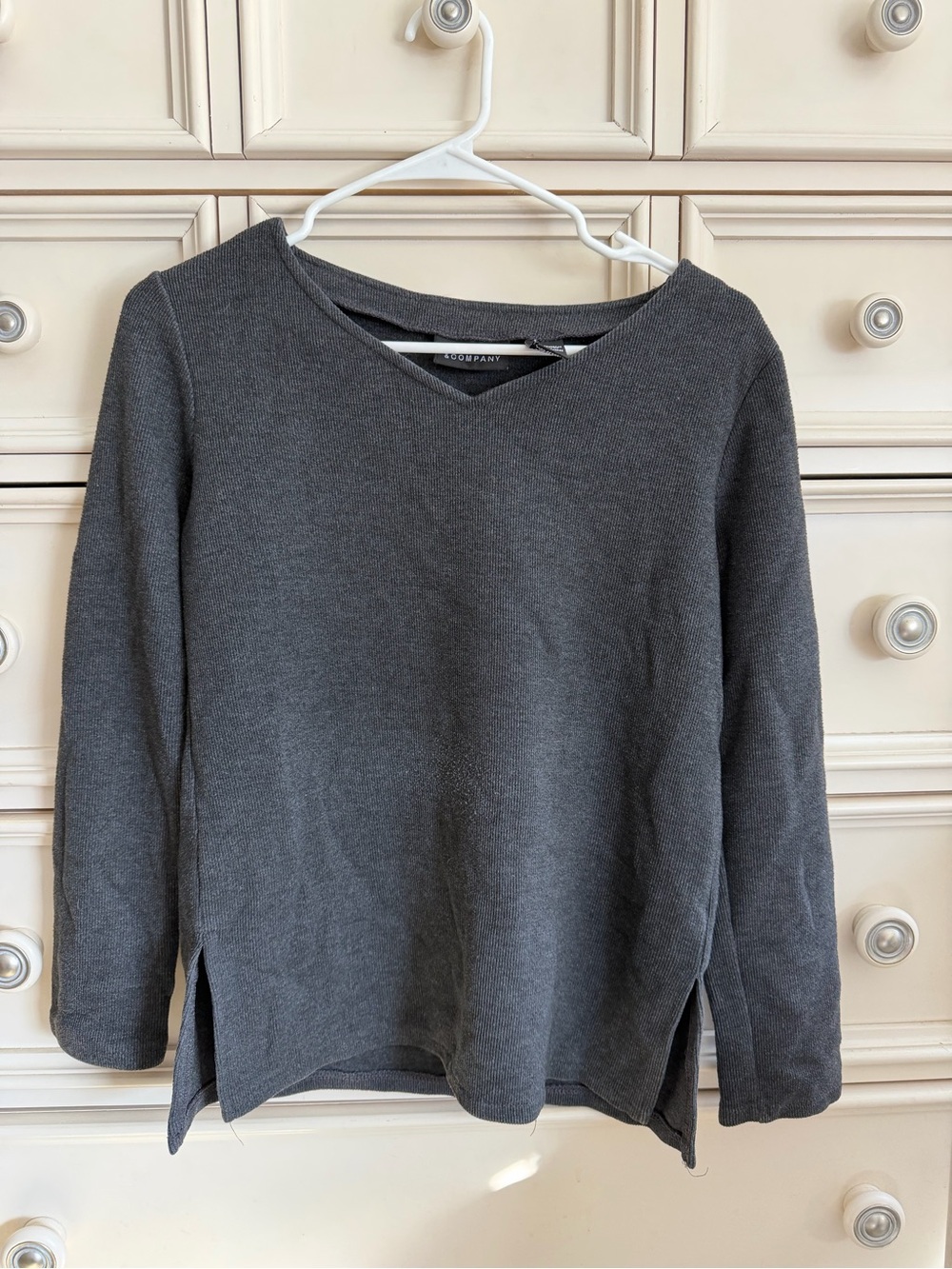 New York & Company Women's Charcoal Gray V-Neck Knit Pullover